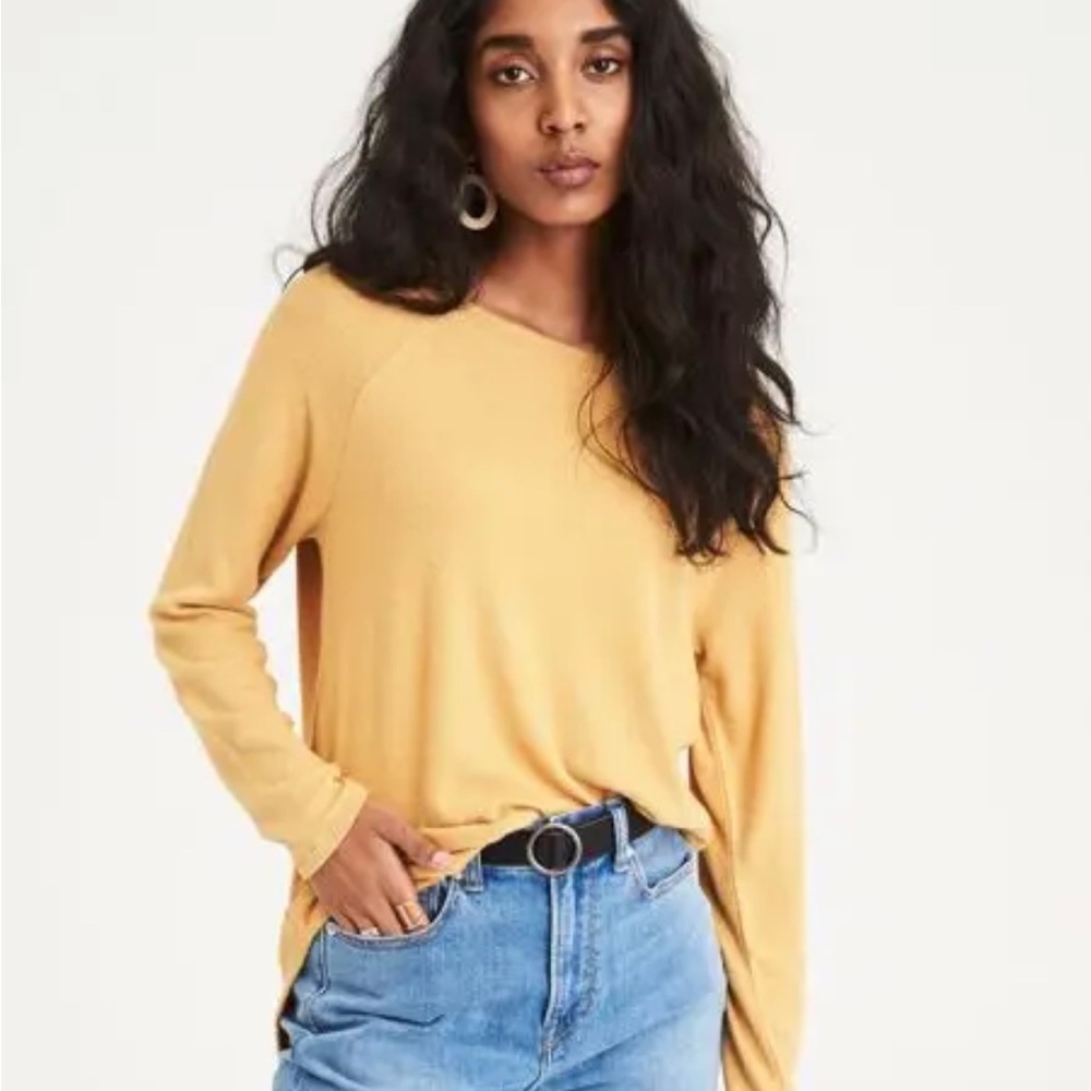 Soft and sexy American eagle long sleeve shirt